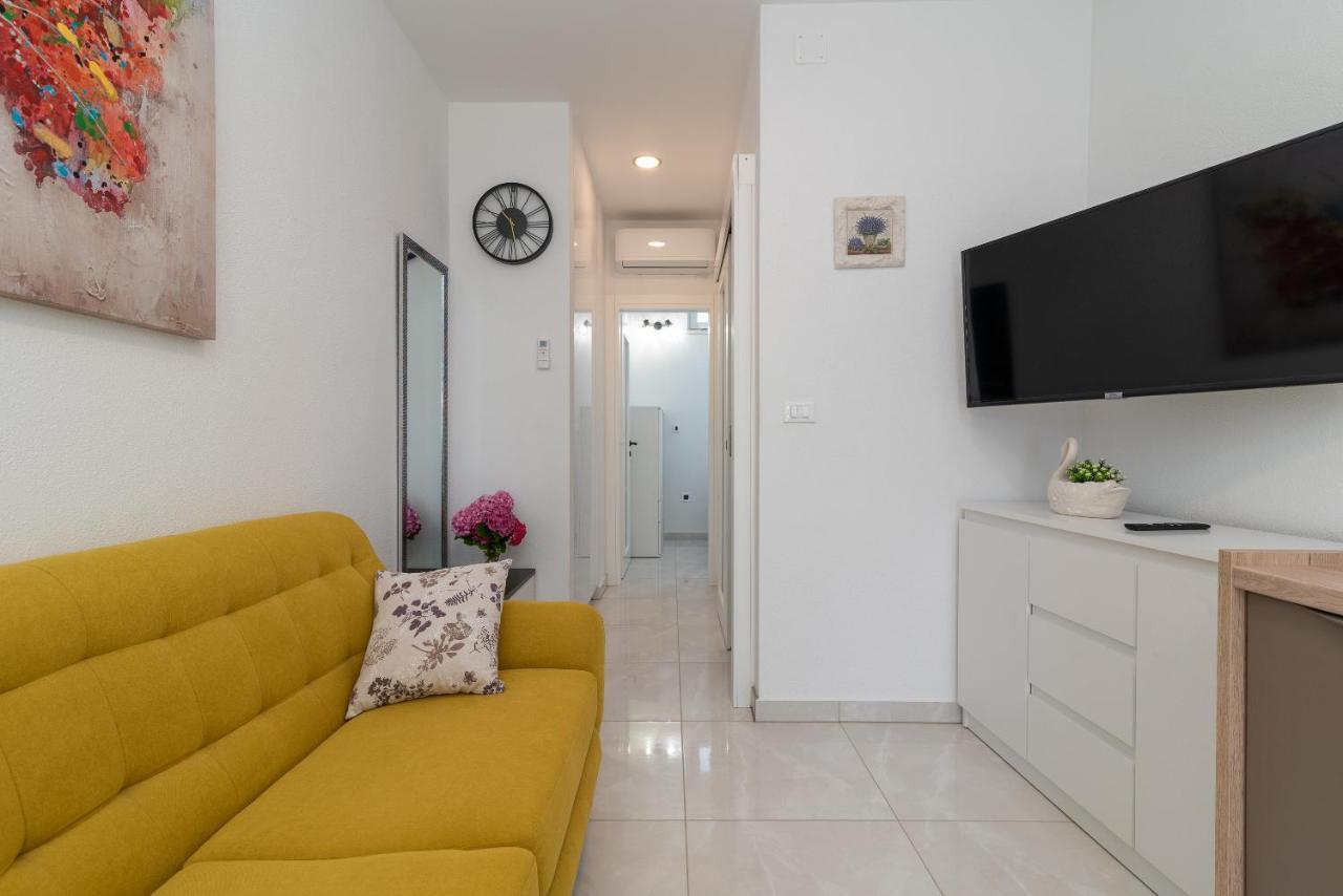 Apartment Leo Trogir Eksteriør bilde