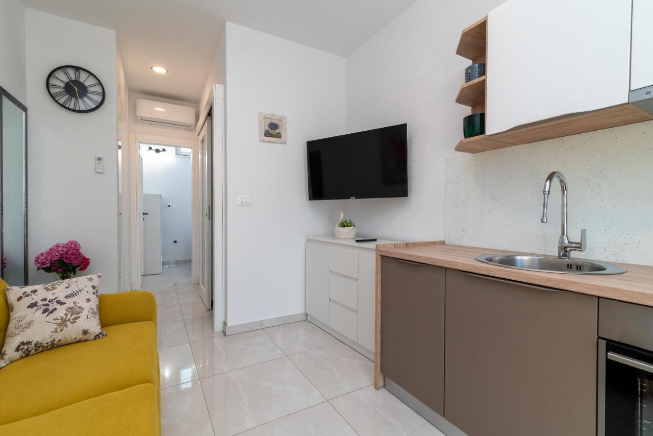 Apartment Leo Trogir Eksteriør bilde